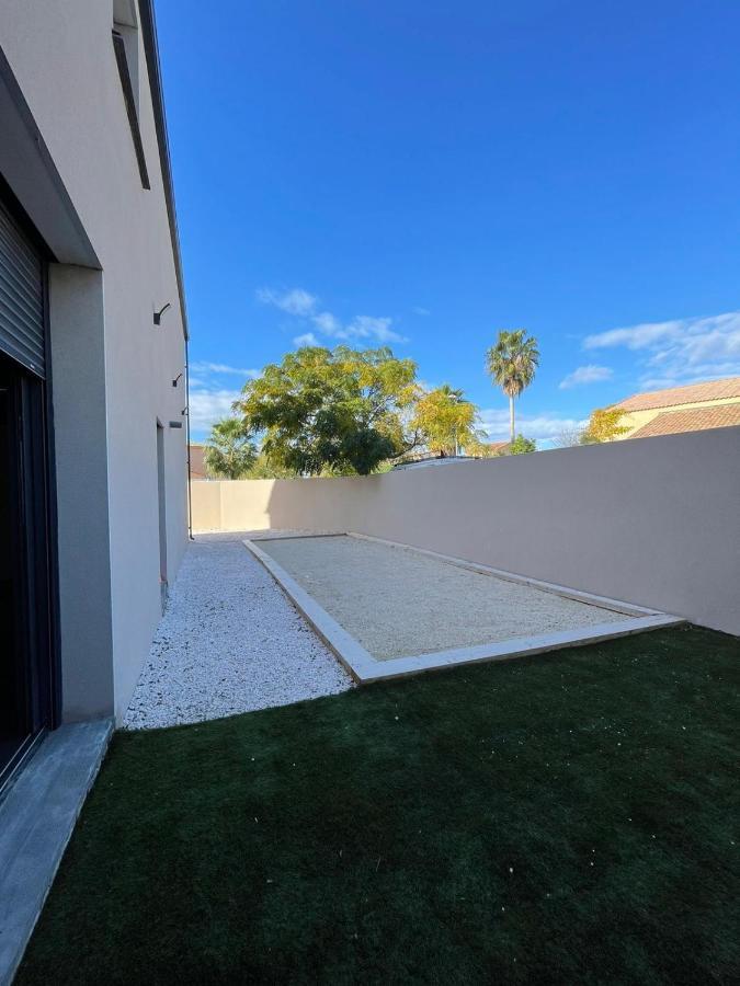 Villa 400M2 Piscine Interieure Tres Calme Agde Exterior photo