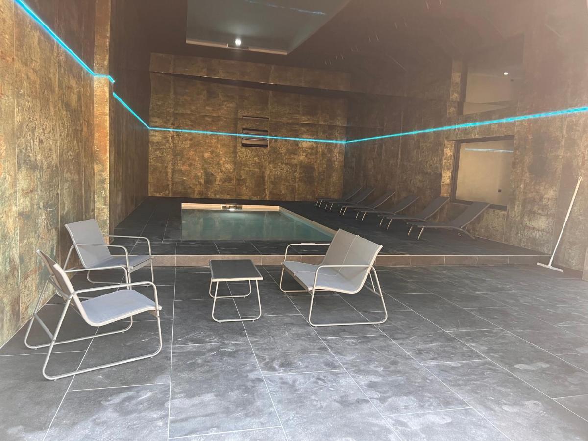 Villa 400M2 Piscine Interieure Tres Calme Agde Exterior photo
